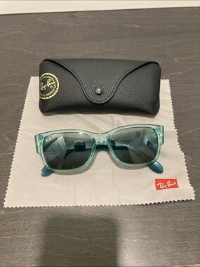 Ray-Ban RB4388 Transparent Green Pillow Sunglasses Blue Polarized Lens-EUC-Case